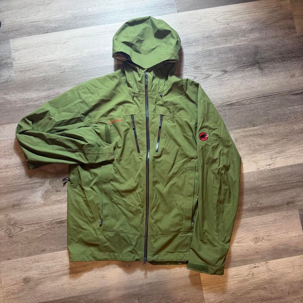 Mammut Men's Green and Khaki Jacket